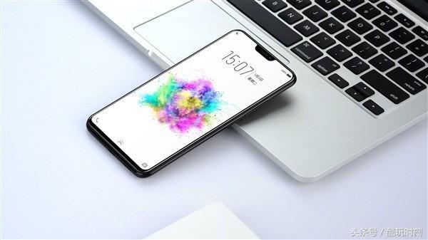 蘋果X雖然貴，但又一次引領了手機外觀